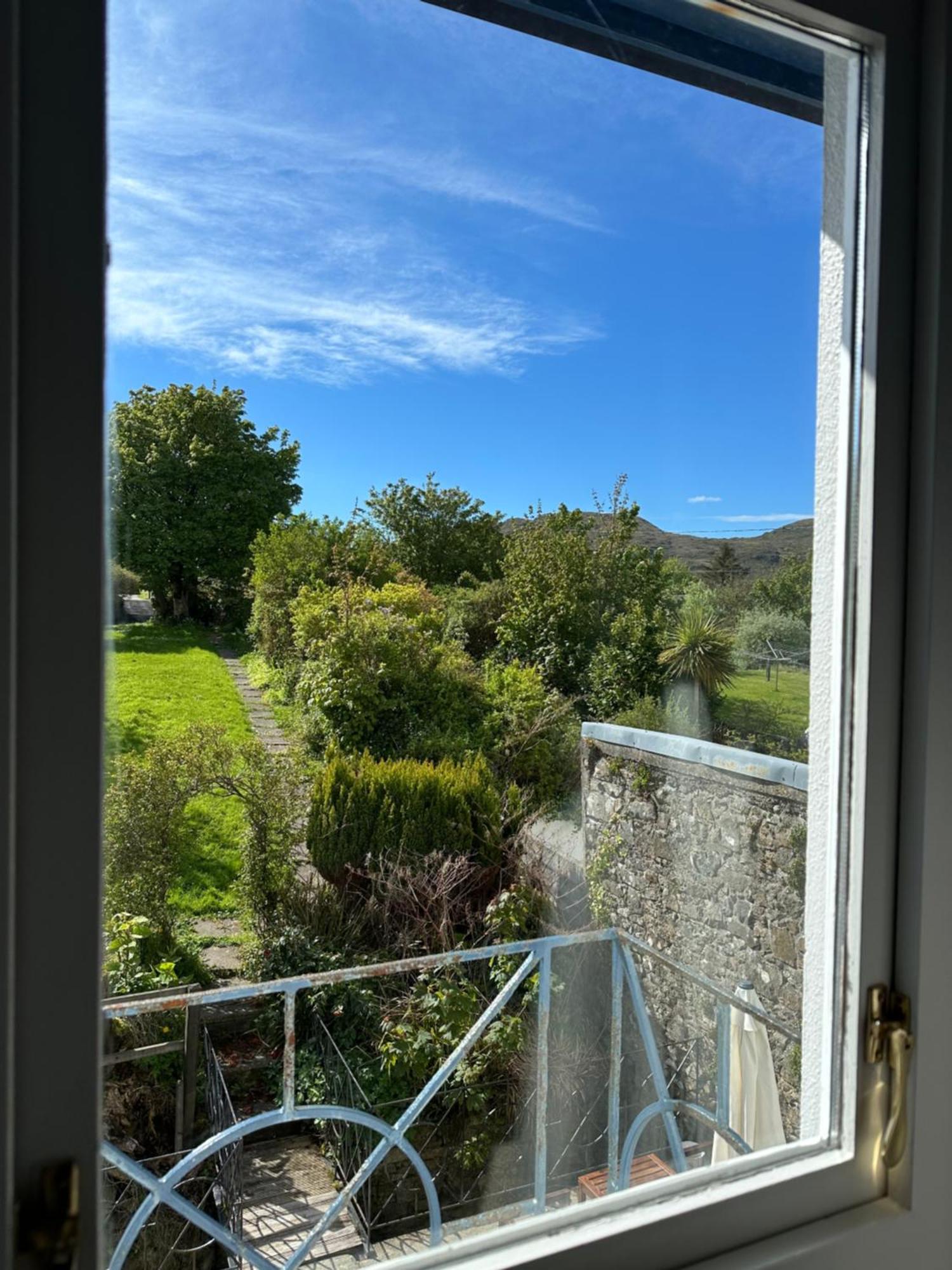 Eldon'S Bed & Breakfast Roundstone Exteriör bild